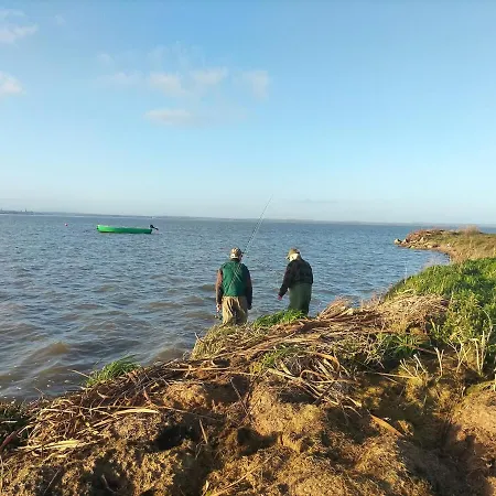 Stylish 4 Bedroom House By The Sea Ferienhaus