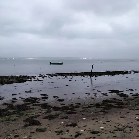 Stylish 4 Bedroom House By The Sea *