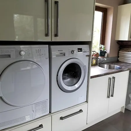 Ferienhaus Stylish 4 Bedroom House By The Sea