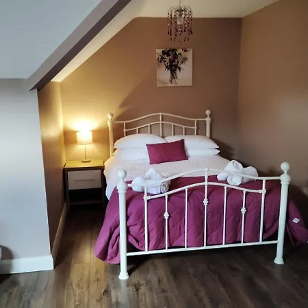 Ferienhaus Stylish 4 Bedroom House By The Sea *