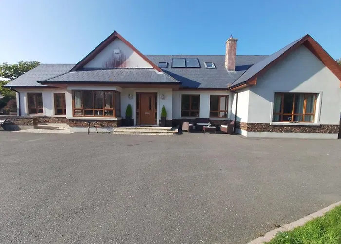 Stylish 4 Bedroom House By The Sea Prázdninový dům