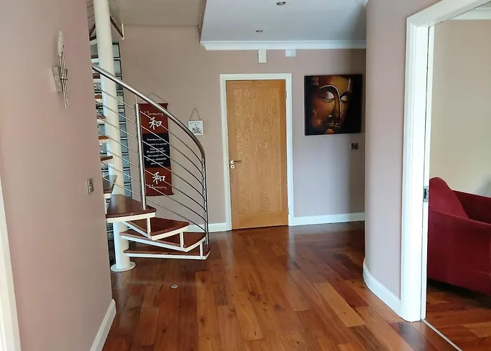 Stylish 4 Bedroom House By The Sea Prázdninový dům