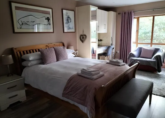 Stylish 4 Bedroom House By The Sea Prázdninový dům