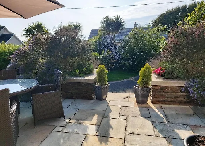 Stylish 4 Bedroom House By The Sea Prázdninový dům *