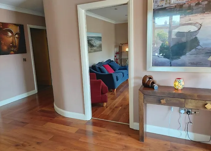 Prázdninový dům Stylish 4 Bedroom House By The Sea *