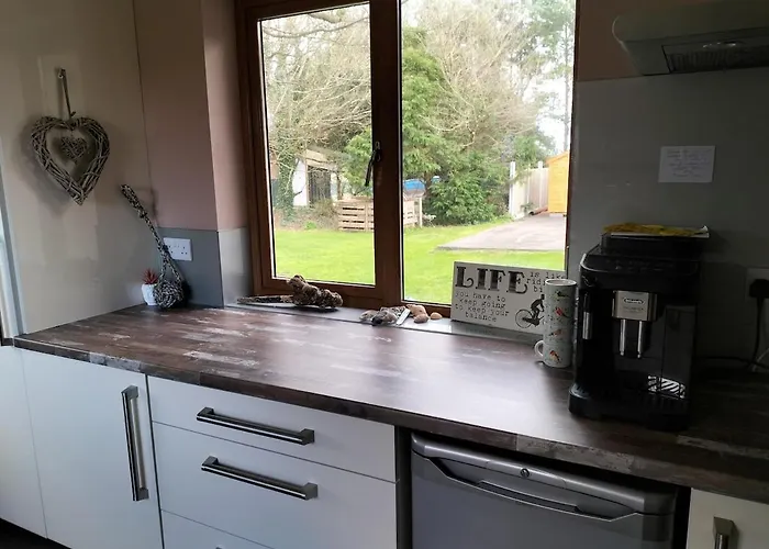 Stylish 4 Bedroom House By The Sea Prázdninový dům *